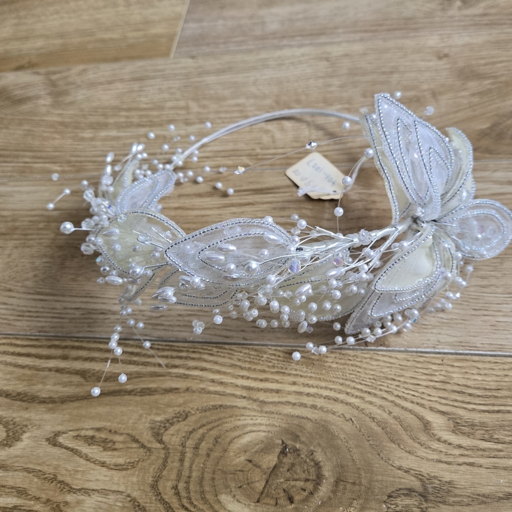 VINTAGE❤️ Stefana  Bridal Crown,2 Tone Floral + Pearl (Never Worn) Handmade